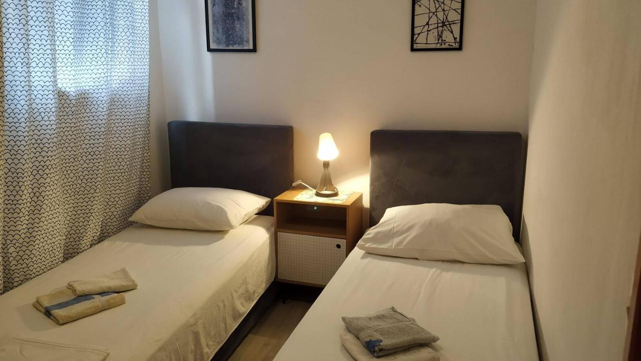 Apartments Tea Pag พาก ภายนอก รูปภาพ